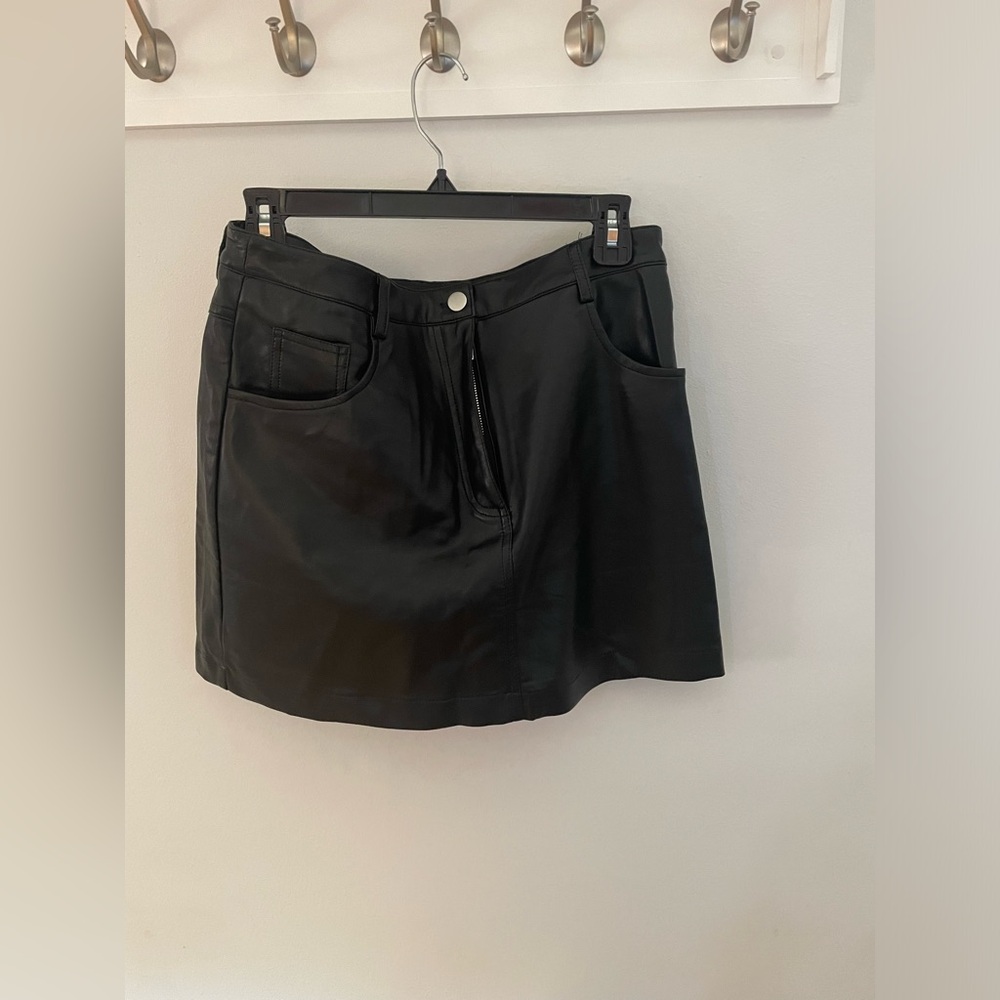 Lulus black leather skirt